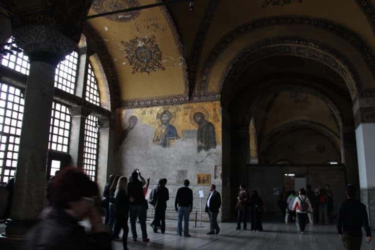 Dentro de Hagia Sophia