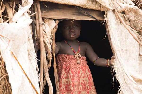 Una niña de la tribu Desanetch (foto de Magdalena Wolnik)