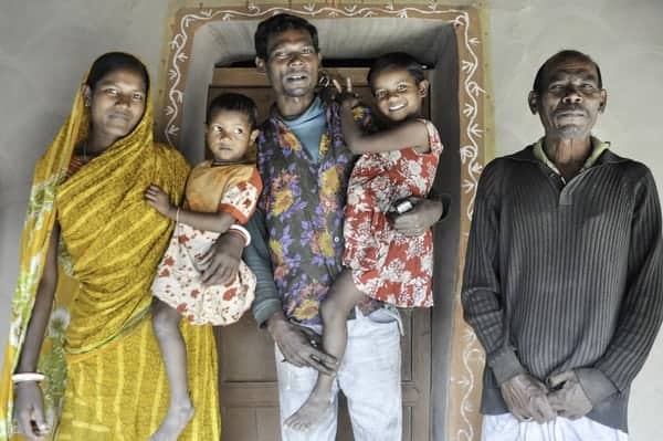 Una familia cristiana santal en Tanore (Bangladesh)