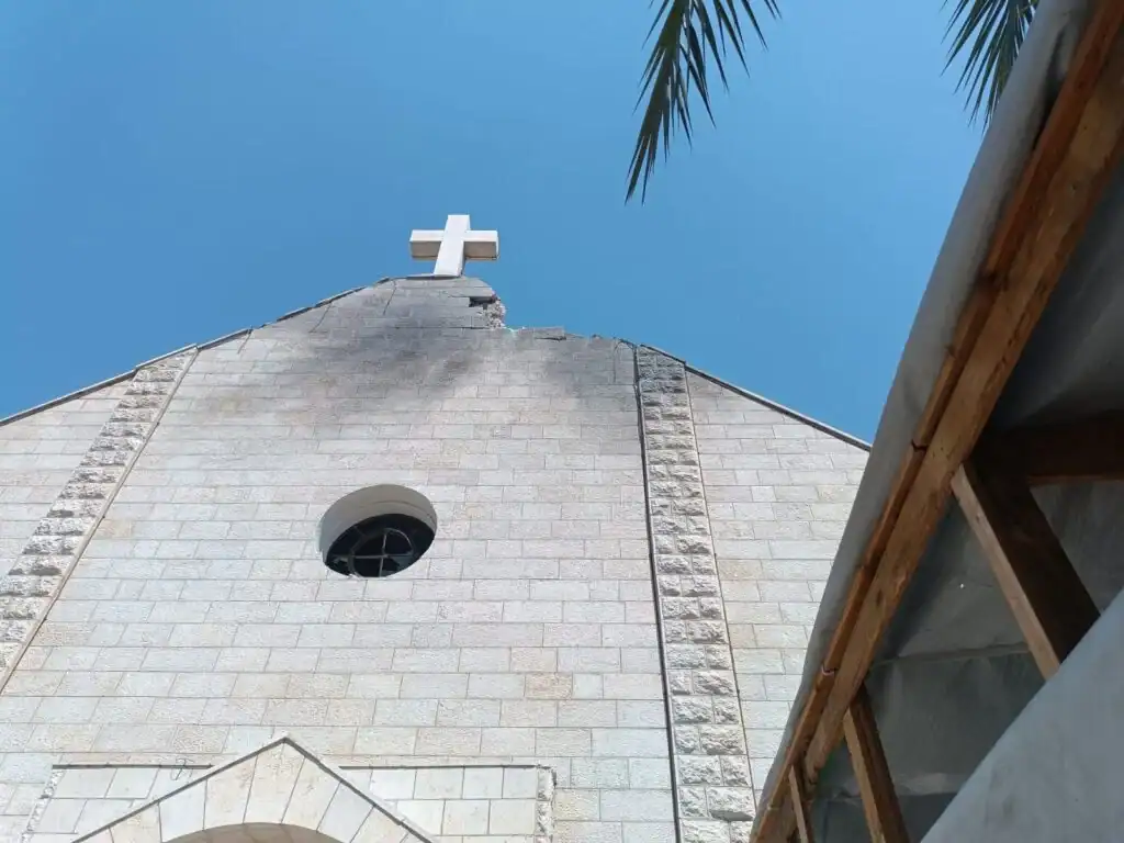 Iglesia atacada en bombardeos, Gaza