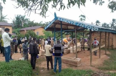 Entierran víctimas de masacre en el Congo