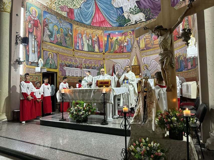 Padre Romanelli en la Parroquia de Gaza