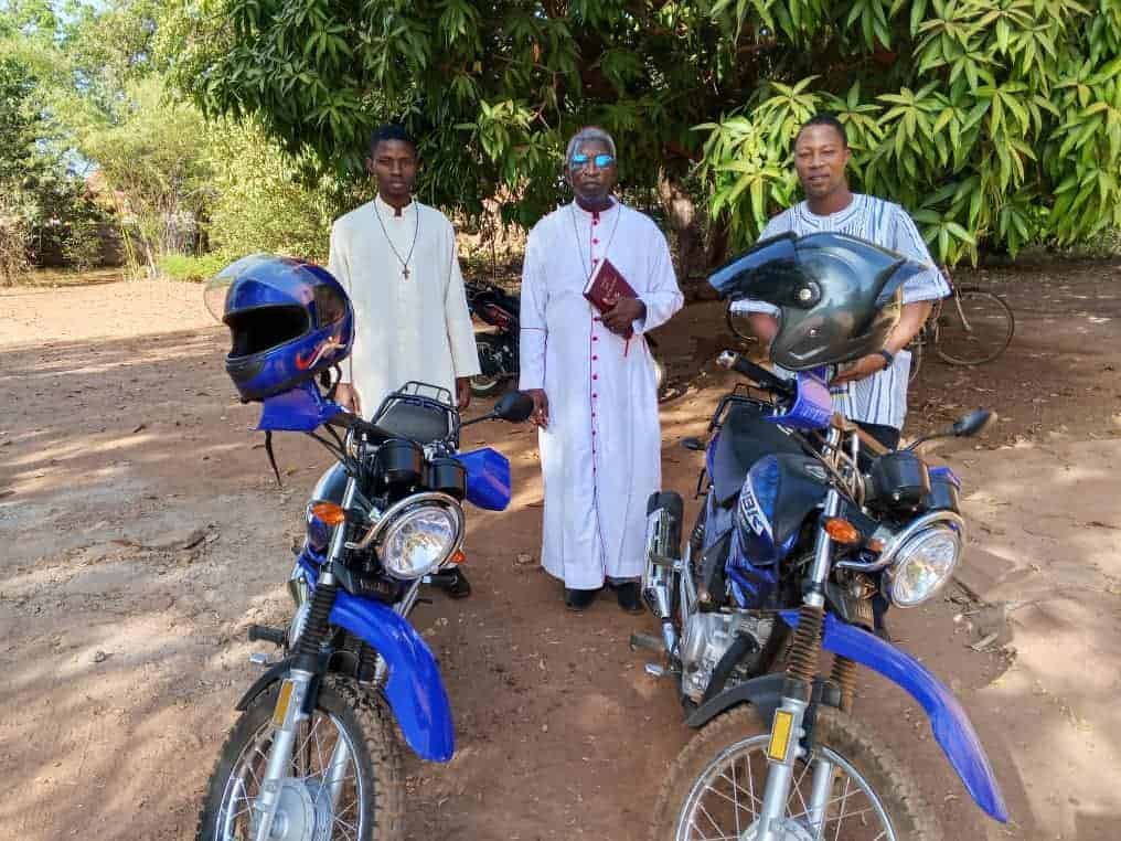 Motos para Sacerdotes
