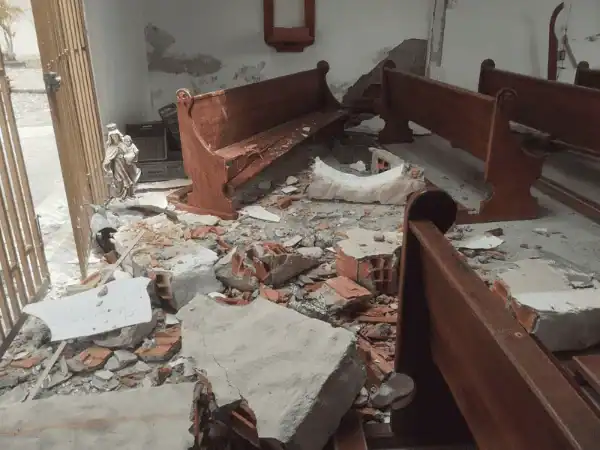 Iglesia en Colombia tras el terremoto