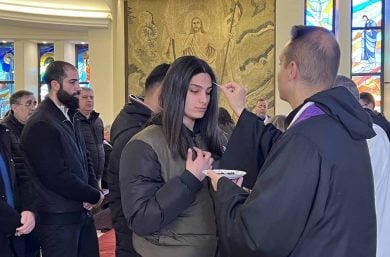 Pastoral activities for 300 students from the Antonine University Chaplaincy. Ash Wednesday.
LEBANON / NATIONAL 24/00957  
Pastoral activities for 300 students from the Antonine University Chaplaincy - (Hadath, Zahle, Zgharta, Nov 2024 - Sept 2025).