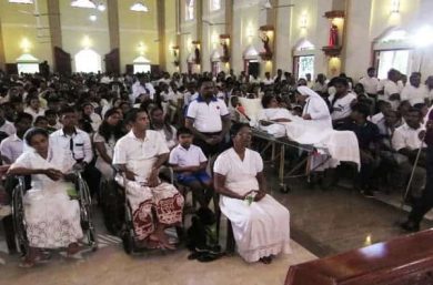 At Mass In Sri Lanka 1 (1)