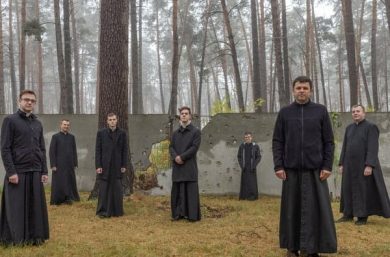 Seminarians And Father Mykhalkiv 1