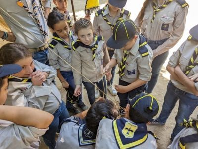 Learning scouting knots at summer camp
SYRIA / DAMAS-MLC 22/00079
Transportation support for the summer camps of the parishes of Damascus and it's countryside - Summer 2022